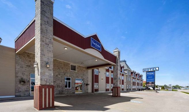 Travelodge by Wyndham Roberval Exterior