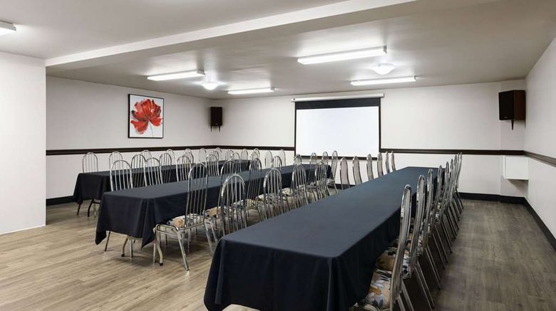 <b>Travelodge by Wyndham Roberval Meeting</b>. Images powered by <a href="https://iceportal.shijigroup.com/" title="IcePortal" target="_blank">IcePortal</a>.