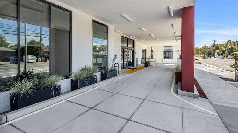 <b>La Quinta Inn & Suites Silicon Valley Exterior</b>. Images powered by <a href="https://iceportal.shijigroup.com/" title="IcePortal" target="_blank">IcePortal</a>.