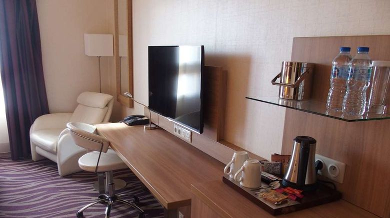 <b>Plaza Hotel Capitole Toulouse Room</b>. Images powered by <a href="https://iceportal.shijigroup.com/" title="IcePortal" target="_blank">IcePortal</a>.