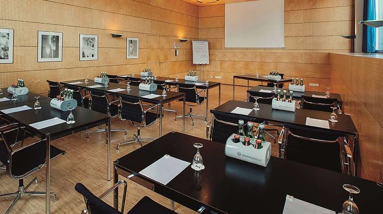 <b>Vienna House by Wyndham Martinspark Meeting</b>. Images powered by <a href="https://iceportal.shijigroup.com/" title="IcePortal" target="_blank">IcePortal</a>.