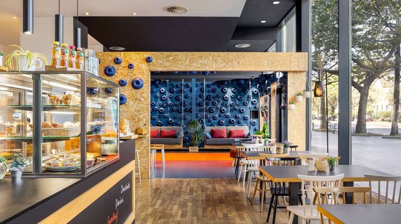 <b>Vienna House Easy by Wyndham Berlin Restaurant</b>. Images powered by <a href="https://iceportal.shijigroup.com/" title="IcePortal" target="_blank">IcePortal</a>.