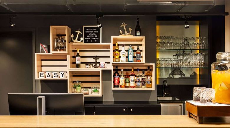 <b>Vienna House Easy by Wyndham Bremen Lobby</b>. Images powered by <a href="https://iceportal.shijigroup.com/" title="IcePortal" target="_blank">IcePortal</a>.