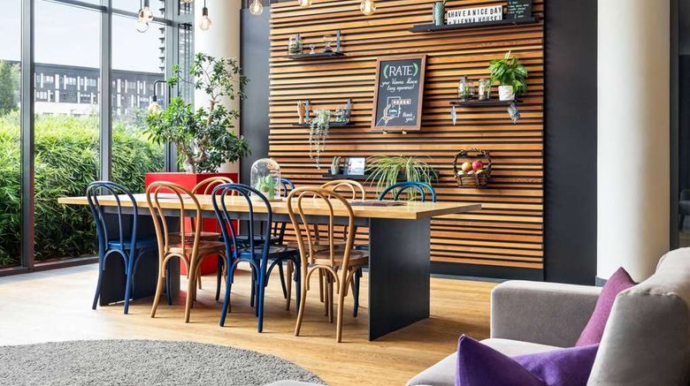 <b>Vienna House Easy by Wyndham Katowice Lobby</b>. Images powered by <a href="https://iceportal.shijigroup.com/" title="IcePortal" target="_blank">IcePortal</a>.