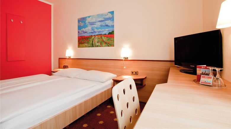 <b>Vienna House Easy by Wyndham Rostock Room</b>. Images powered by <a href="https://iceportal.shijigroup.com/" title="IcePortal" target="_blank">IcePortal</a>.