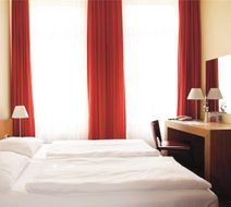 Vienna House Easy by Wyndham Rostock Room