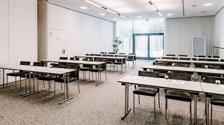 <b>Vienna House Easy by Wyndham Stuttgart Meeting</b>. Images powered by <a href="https://iceportal.shijigroup.com/" title="IcePortal" target="_blank">IcePortal</a>.