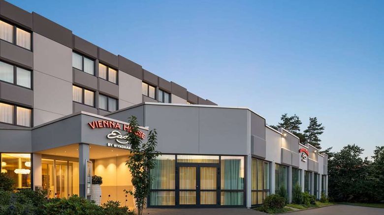 <b>Vienna House Easy by Wyndham FRA Airport Exterior</b>. Images powered by <a href="https://iceportal.shijigroup.com/" title="IcePortal" target="_blank">IcePortal</a>.
