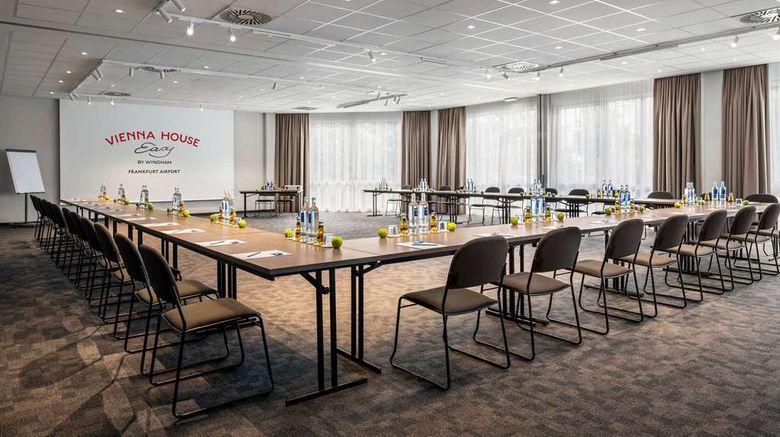 <b>Vienna House Easy by Wyndham FRA Airport Meeting</b>. Images powered by <a href="https://iceportal.shijigroup.com/" title="IcePortal" target="_blank">IcePortal</a>.