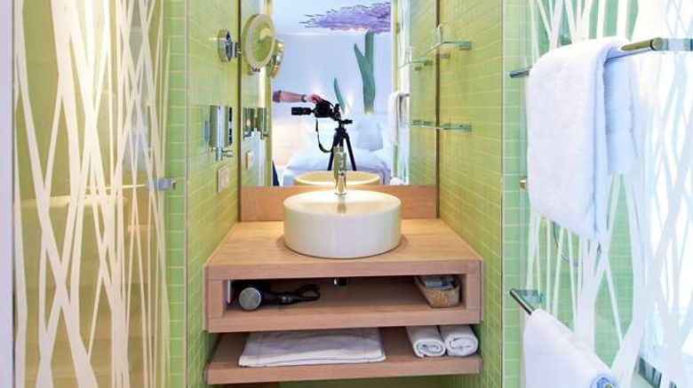 <b>Hotel Schwanen Metzingen Room</b>. Images powered by <a href="https://iceportal.shijigroup.com/" title="IcePortal" target="_blank">IcePortal</a>.