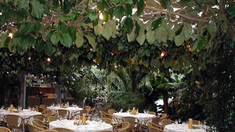 <b>Hotel Schwanen Metzingen Restaurant</b>. Images powered by <a href="https://iceportal.shijigroup.com/" title="IcePortal" target="_blank">IcePortal</a>.
