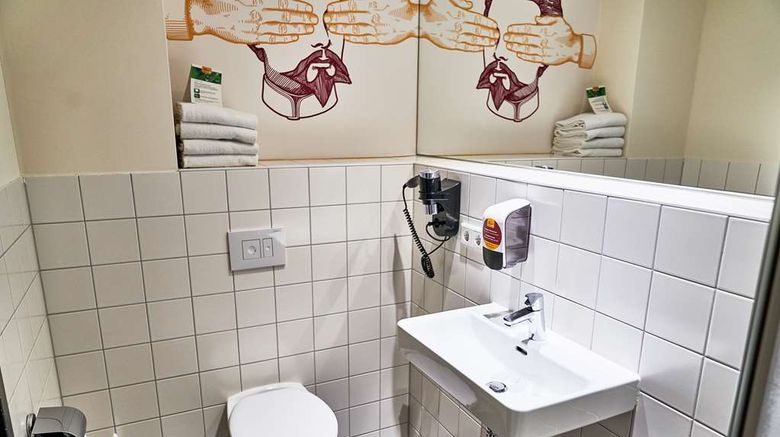 <b>McDreams Hotel Muenchen Messe Room</b>. Images powered by <a href="https://iceportal.shijigroup.com/" title="IcePortal" target="_blank">IcePortal</a>.