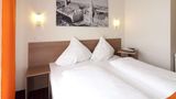 McDreams Hotel Muenchen Messe Room