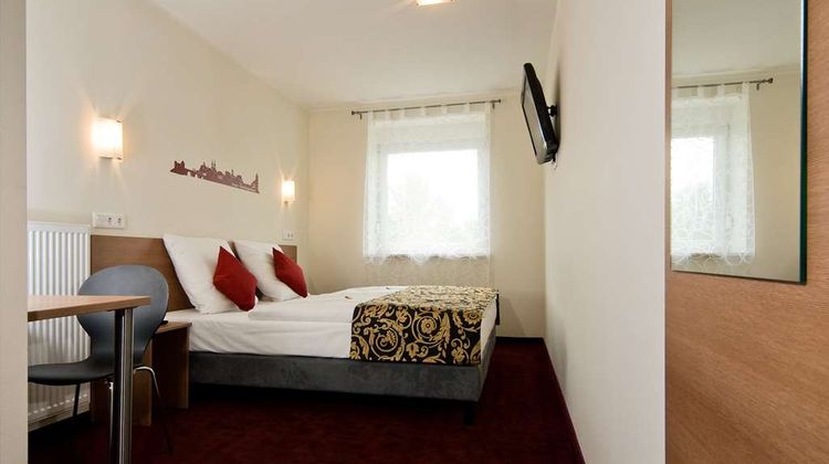McDreams Hotel Muenchen Messe Room