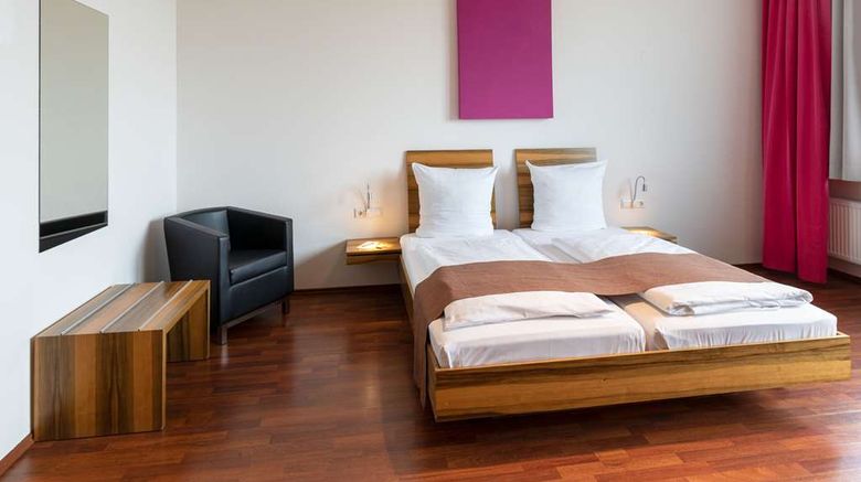 <b>AMH Airport Messe Hotel Room</b>. Images powered by <a href="https://iceportal.shijigroup.com/" title="IcePortal" target="_blank">IcePortal</a>.