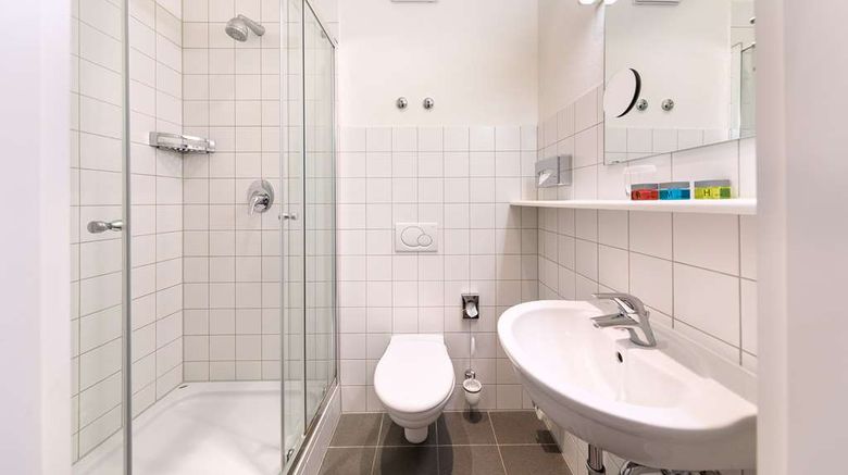<b>AMH Airport Messe Hotel Room</b>. Images powered by <a href="https://iceportal.shijigroup.com/" title="IcePortal" target="_blank">IcePortal</a>.