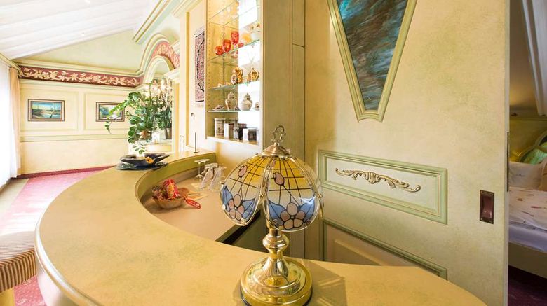 <b>AKZENT-Hotel Altdorfer Hof Lobby</b>. Images powered by <a href="https://iceportal.shijigroup.com/" title="IcePortal" target="_blank">IcePortal</a>.
