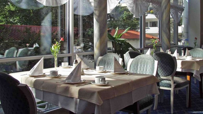 <b>AKZENT-Hotel Altdorfer Hof Restaurant</b>. Images powered by <a href="https://iceportal.shijigroup.com/" title="IcePortal" target="_blank">IcePortal</a>.