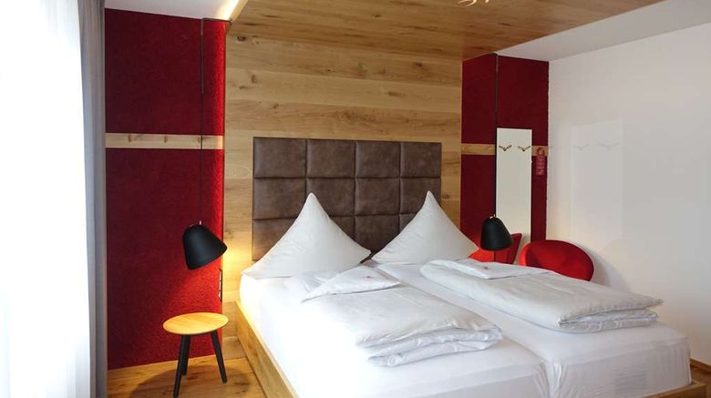 <b>Hotel-Restaurant Hirsch Room</b>. Images powered by <a href="https://iceportal.shijigroup.com/" title="IcePortal" target="_blank">IcePortal</a>.