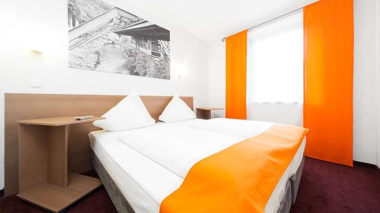 <b>McDreams Hotel Wuppertal-City Room</b>. Images powered by <a href="https://iceportal.shijigroup.com/" title="IcePortal" target="_blank">IcePortal</a>.