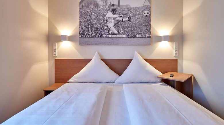 <b>McDreams Hotel Monchengladbach Room</b>. Images powered by <a href="https://iceportal.shijigroup.com/" title="IcePortal" target="_blank">IcePortal</a>.