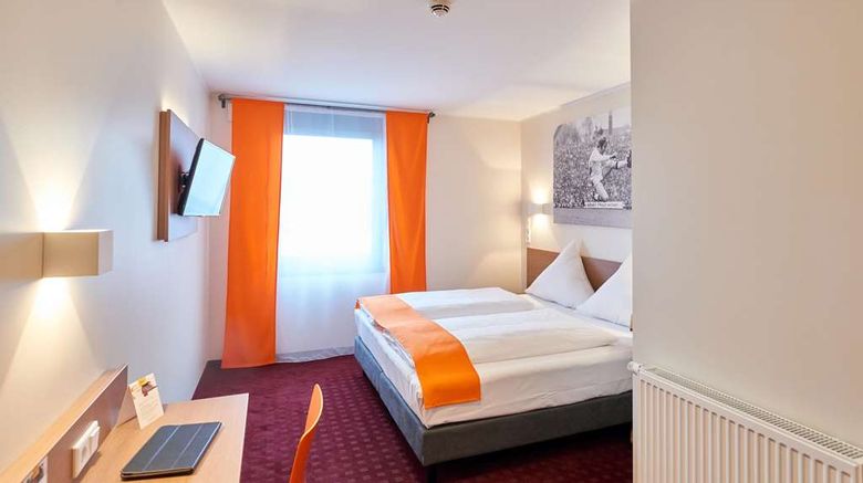 <b>McDreams Hotel Monchengladbach Room</b>. Images powered by <a href="https://iceportal.shijigroup.com/" title="IcePortal" target="_blank">IcePortal</a>.
