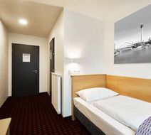McDreams Hotel Duesseldorf-City Room