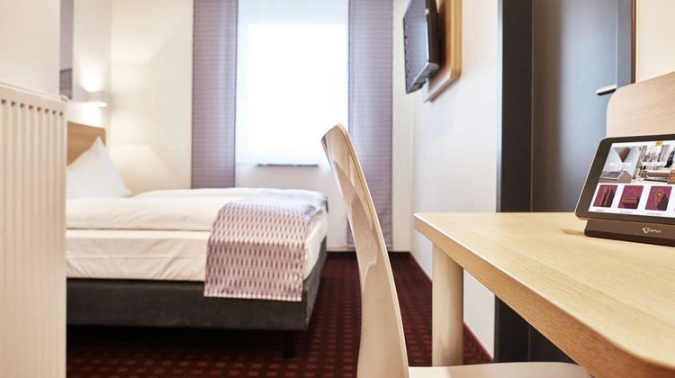 McDreams Hotel Duesseldorf-City Room