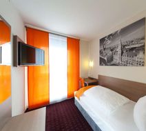 McDreams Hotel Leipzig-City Room