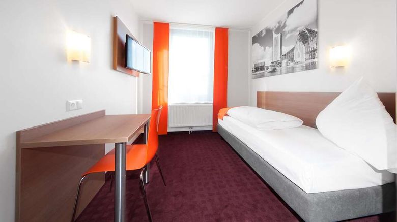 <b>McDreams Hotel Leipzig-City Room</b>. Images powered by <a href="https://iceportal.shijigroup.com/" title="IcePortal" target="_blank">IcePortal</a>.