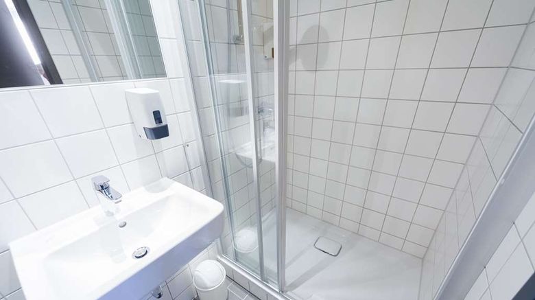 <b>McDreams Hotel Leipzig-City Room</b>. Images powered by <a href="https://iceportal.shijigroup.com/" title="IcePortal" target="_blank">IcePortal</a>.