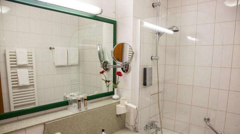 <b>Hotel Kastanienhof Room</b>. Images powered by <a href="https://iceportal.shijigroup.com/" title="IcePortal" target="_blank">IcePortal</a>.