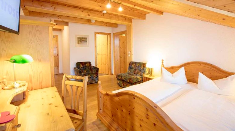 <b>mD-Hotel Alpenrose Room</b>. Images powered by <a href="https://iceportal.shijigroup.com/" title="IcePortal" target="_blank">IcePortal</a>.
