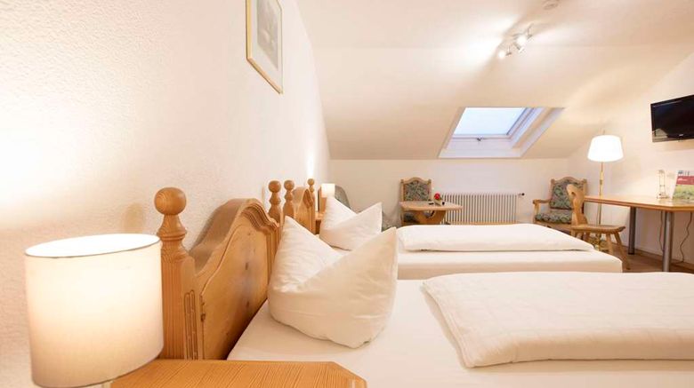 <b>mD-Hotel Alpenrose Room</b>. Images powered by <a href="https://iceportal.shijigroup.com/" title="IcePortal" target="_blank">IcePortal</a>.