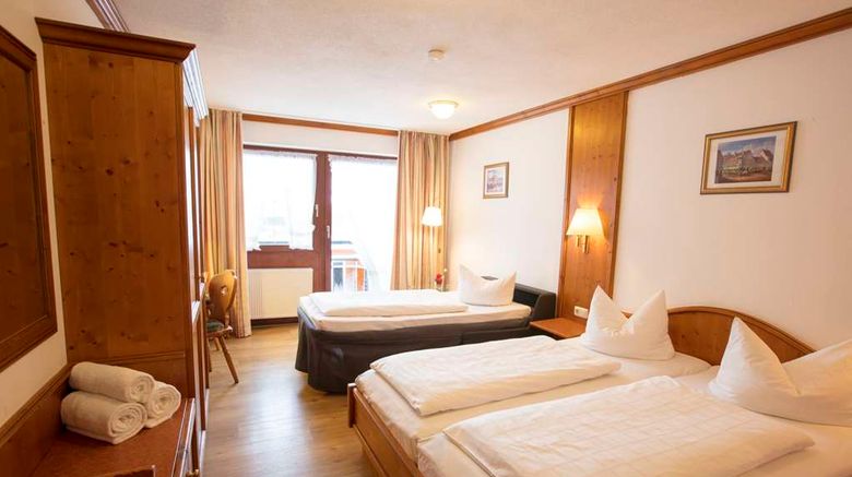 <b>mD-Hotel Alpenrose Room</b>. Images powered by <a href="https://iceportal.shijigroup.com/" title="IcePortal" target="_blank">IcePortal</a>.