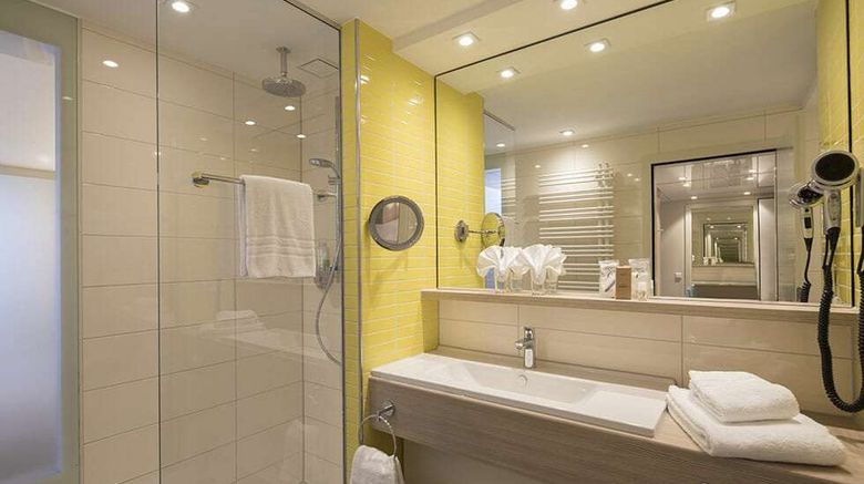 <b>Ringhotel Sonnenhof Lautenback Room</b>. Images powered by <a href="https://iceportal.shijigroup.com/" title="IcePortal" target="_blank">IcePortal</a>.