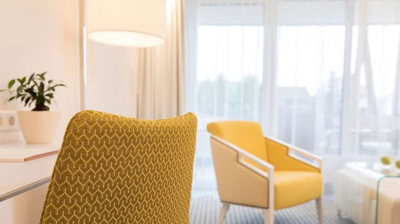 <b>Ringhotel Sonnenhof Lautenback Room</b>. Images powered by <a href="https://iceportal.shijigroup.com/" title="IcePortal" target="_blank">IcePortal</a>.