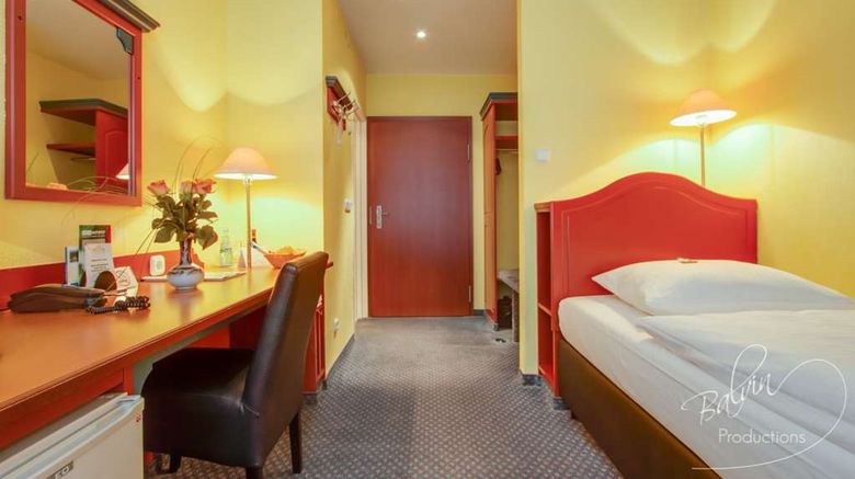<b>Akzent Hotel Am Goldenen Strauss Room</b>. Images powered by <a href="https://iceportal.shijigroup.com/" title="IcePortal" target="_blank">IcePortal</a>.