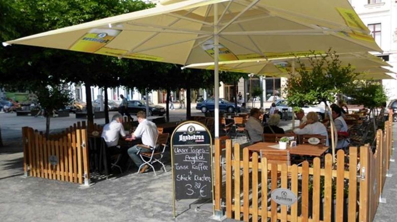 <b>Akzent Hotel Am Goldenen Strauss Restaurant</b>. Images powered by <a href="https://iceportal.shijigroup.com/" title="IcePortal" target="_blank">IcePortal</a>.