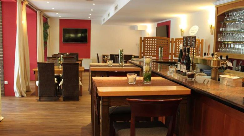 <b>Burg Wegberg Top Hotel Restaurant</b>. Images powered by <a href="https://iceportal.shijigroup.com/" title="IcePortal" target="_blank">IcePortal</a>.