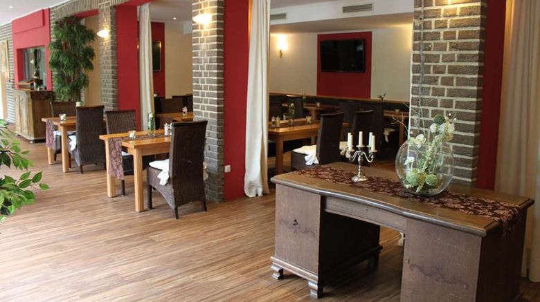 <b>Burg Wegberg Top Hotel Restaurant</b>. Images powered by <a href="https://iceportal.shijigroup.com/" title="IcePortal" target="_blank">IcePortal</a>.