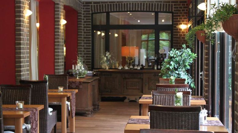 <b>Burg Wegberg Top Hotel Restaurant</b>. Images powered by <a href="https://iceportal.shijigroup.com/" title="IcePortal" target="_blank">IcePortal</a>.