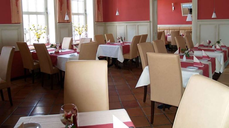 <b>Hotel-Restaurant Goldene Krone Restaurant</b>. Images powered by <a href="https://iceportal.shijigroup.com/" title="IcePortal" target="_blank">IcePortal</a>.