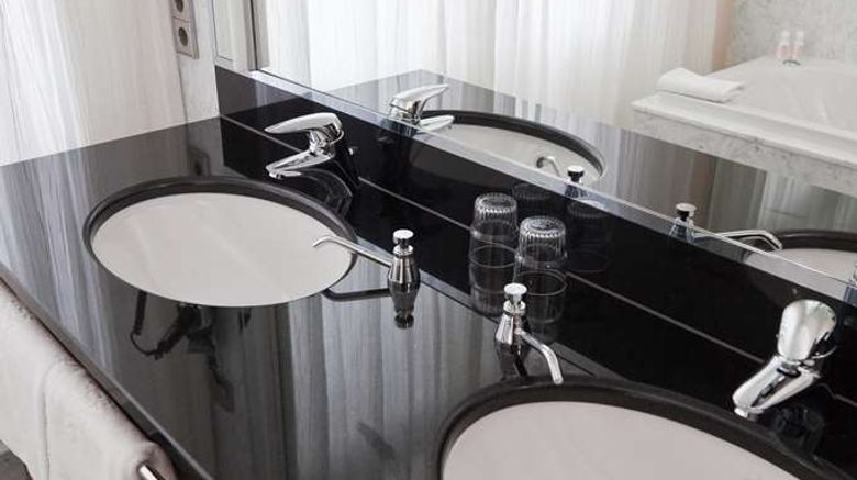 <b>Grand Hotel Mussmann Room</b>. Images powered by <a href="https://iceportal.shijigroup.com/" title="IcePortal" target="_blank">IcePortal</a>.