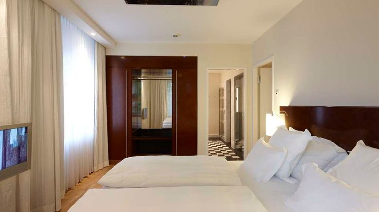 <b>Grand Hotel Mussmann Room</b>. Images powered by <a href="https://iceportal.shijigroup.com/" title="IcePortal" target="_blank">IcePortal</a>.