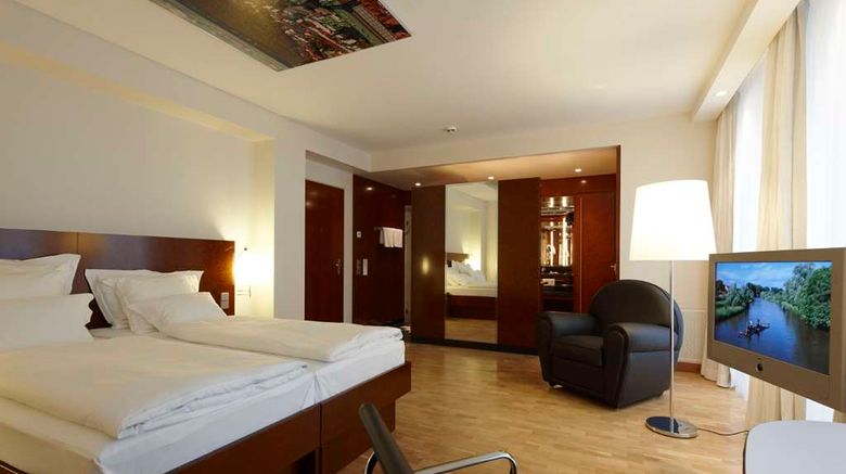 <b>Grand Hotel Mussmann Room</b>. Images powered by <a href="https://iceportal.shijigroup.com/" title="IcePortal" target="_blank">IcePortal</a>.