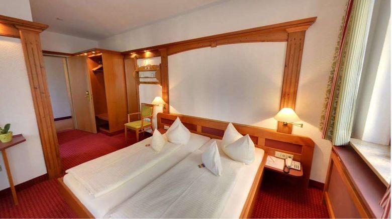 <b>Hotel Augsburger Hof Room</b>. Images powered by <a href="https://iceportal.shijigroup.com/" title="IcePortal" target="_blank">IcePortal</a>.