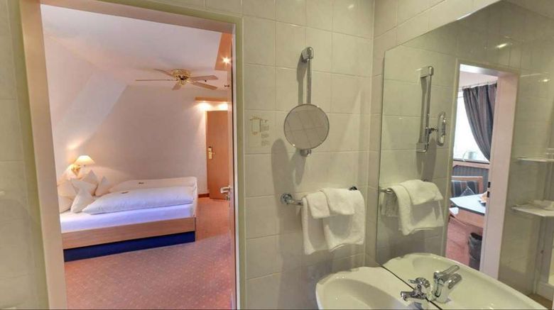 <b>Hotel Augsburger Hof Room</b>. Images powered by <a href="https://iceportal.shijigroup.com/" title="IcePortal" target="_blank">IcePortal</a>.