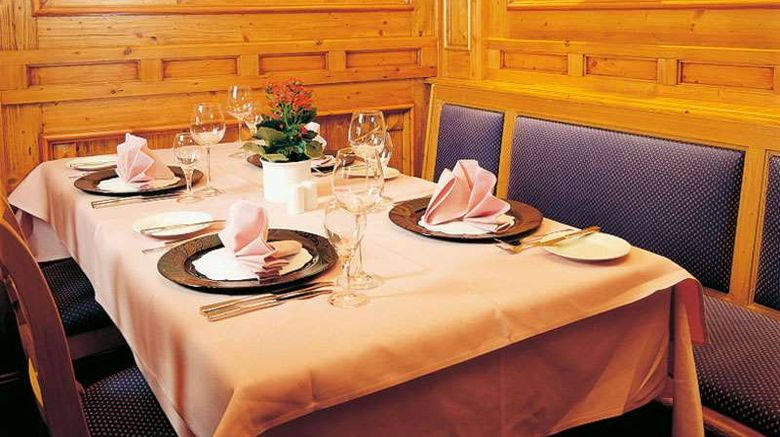 <b>Hotel Augsburger Hof Restaurant</b>. Images powered by <a href="https://iceportal.shijigroup.com/" title="IcePortal" target="_blank">IcePortal</a>.