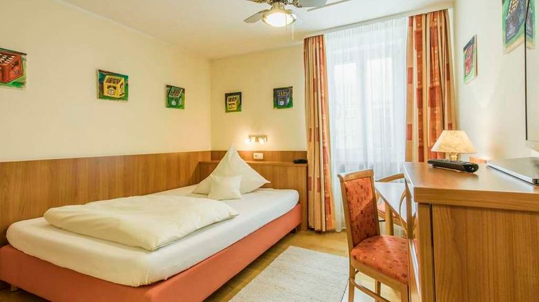 <b>Hotel Brunner Room</b>. Images powered by <a href="https://iceportal.shijigroup.com/" title="IcePortal" target="_blank">IcePortal</a>.
